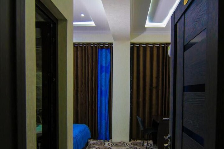 Room 19 of 53