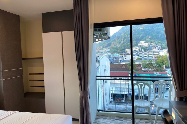 Room 4 of 20
