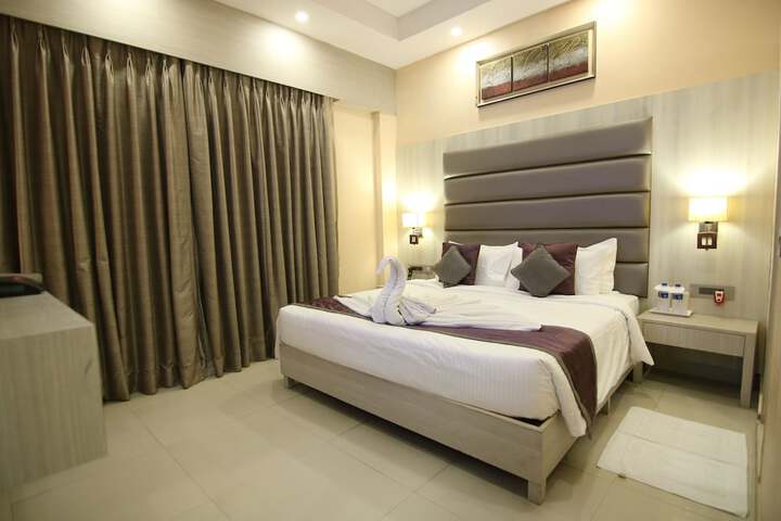 Room 9 of 24
