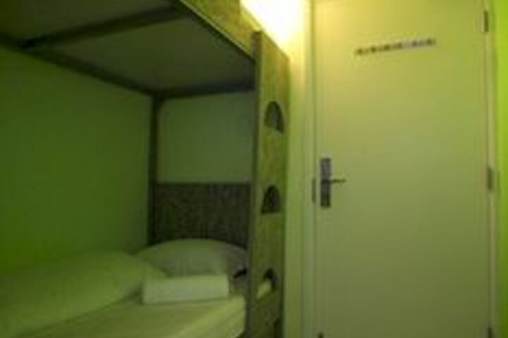 Room 37 of 93