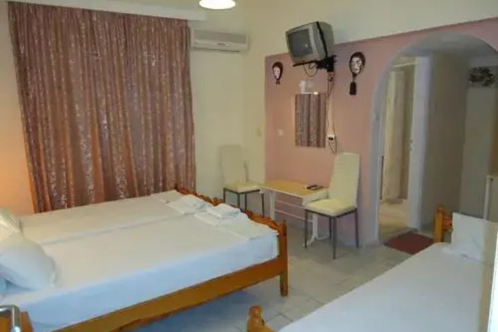 Room 5 of 18