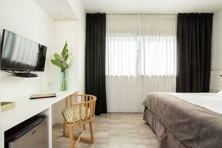 Room 79 of 181