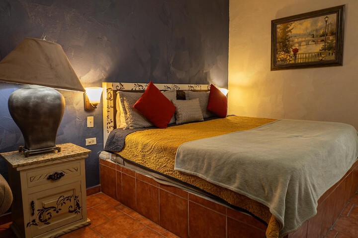 Room 8 of 25