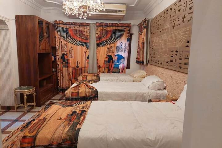 Room 13 of 82