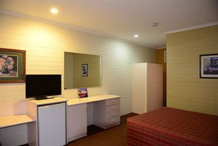 Room 10 of 30