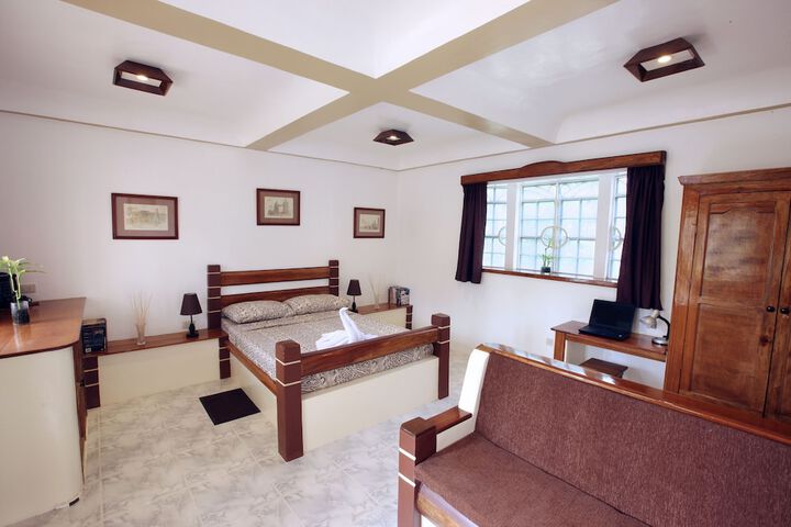 Room 6 of 37