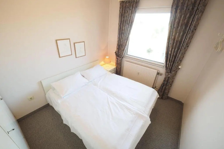 Room 2 of 9