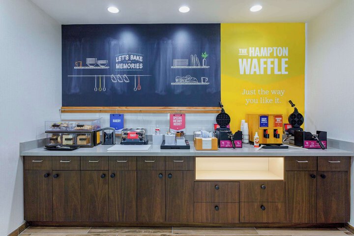 Breakfast/Coffee Service 31 of 43