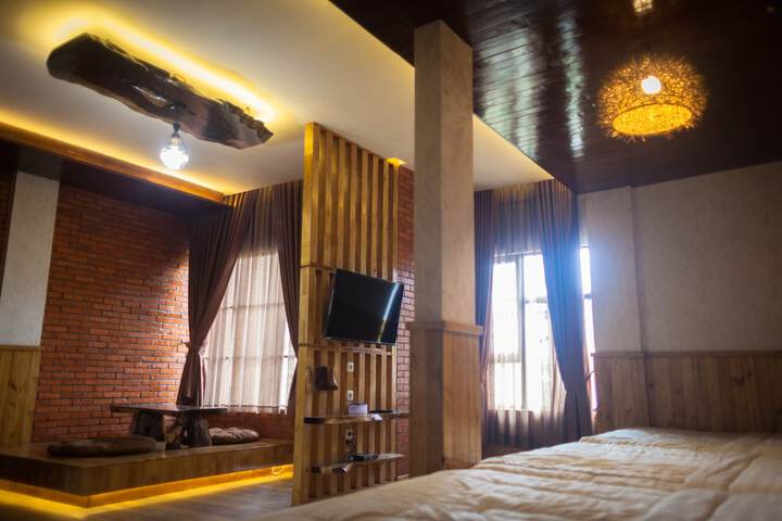 Room 18 of 37