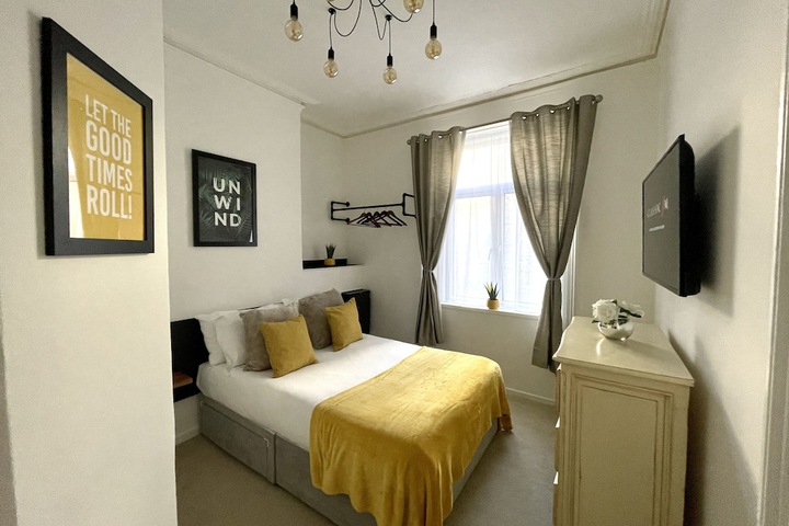 Room 22 of 34