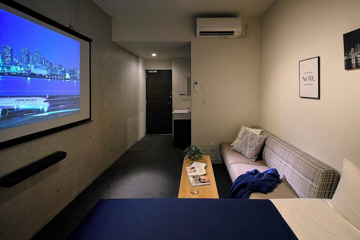 Room 4 of 22
