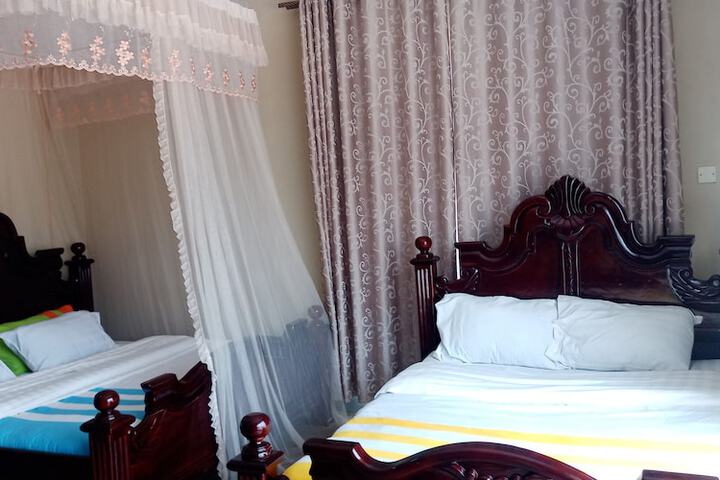 Room 9 of 14