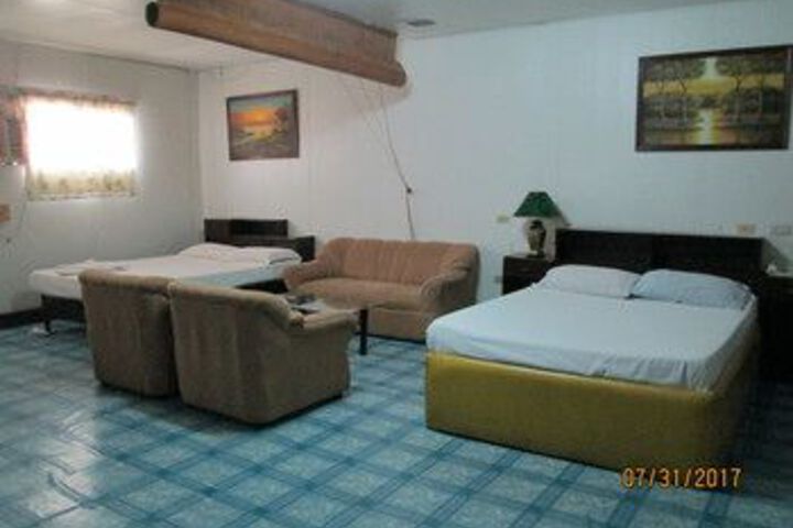 Room 8 of 30