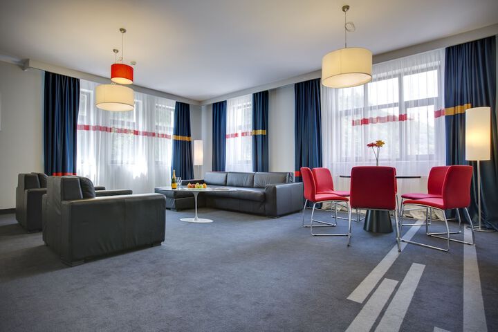 Room 10 of 140