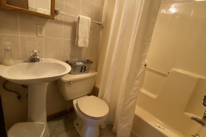 Room 219 of 342