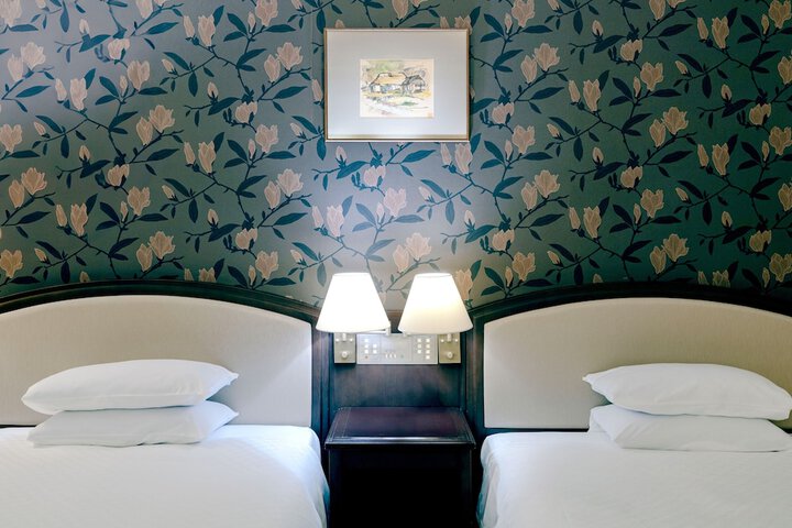 Room 14 of 204
