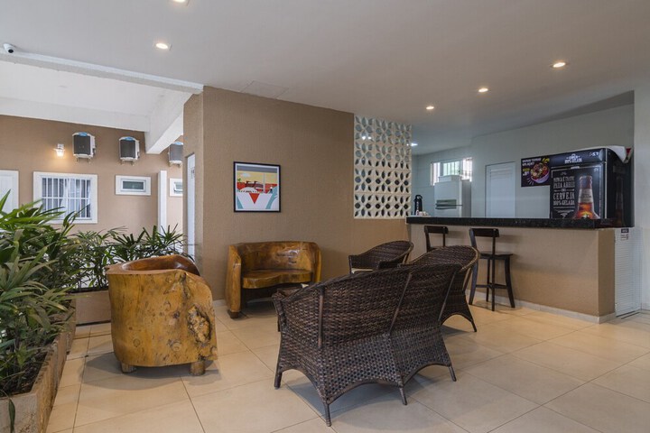Lounge 63 of 73