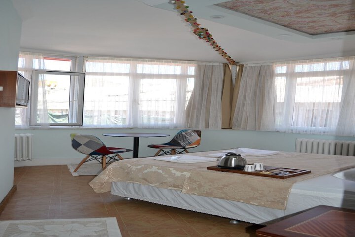 Room 9 of 40