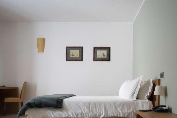 Room 13 of 23