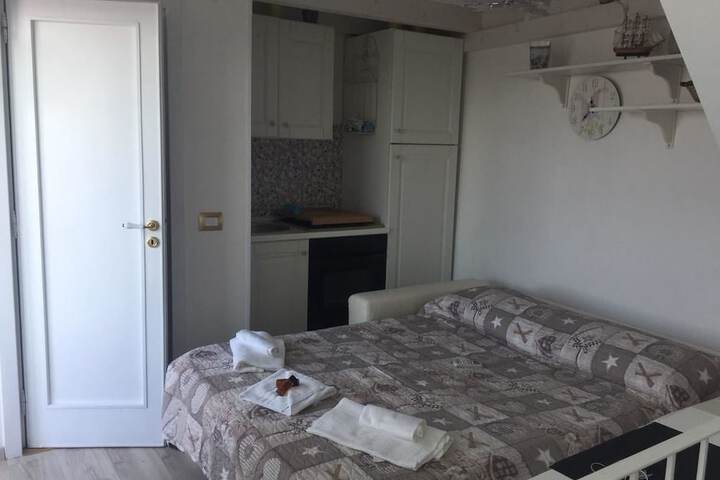 Room 2 of 9