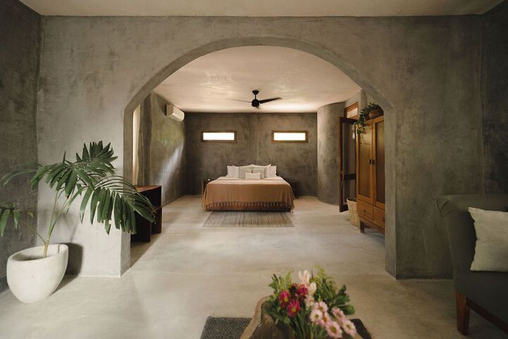 Room 15 of 36