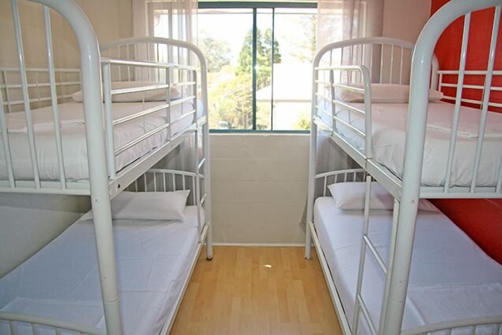 Room 4 of 28