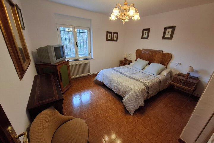 Room 4 of 44