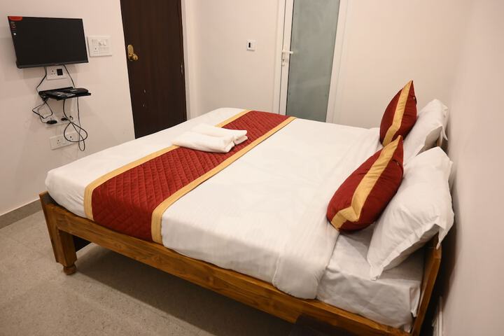 Room 3 of 9