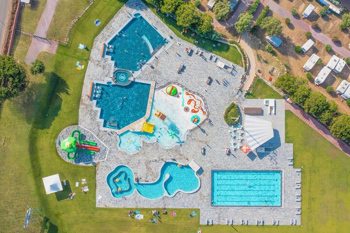 Pool Hotel