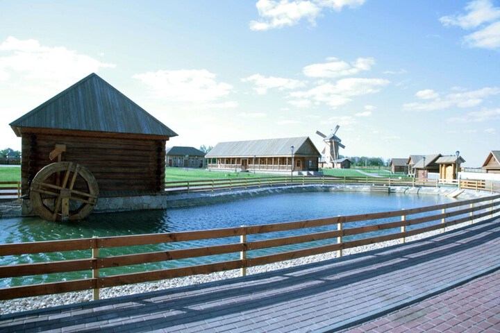 Pools & Facilities