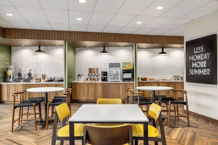 Breakfast/Coffee Service 42 of 48