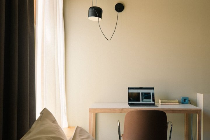 Room 25 of 82