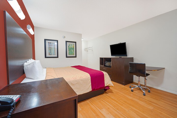 Room 10 of 30
