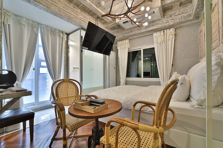 Room 48 of 89