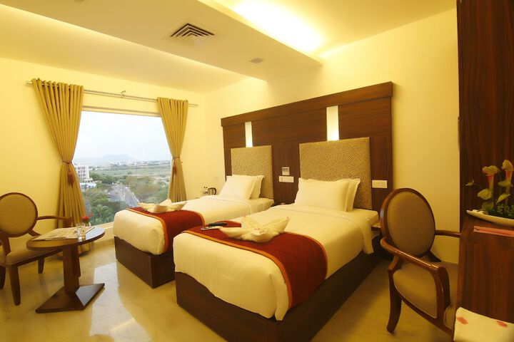 Room 15 of 40