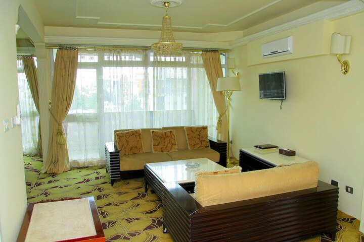 Room 52 of 66