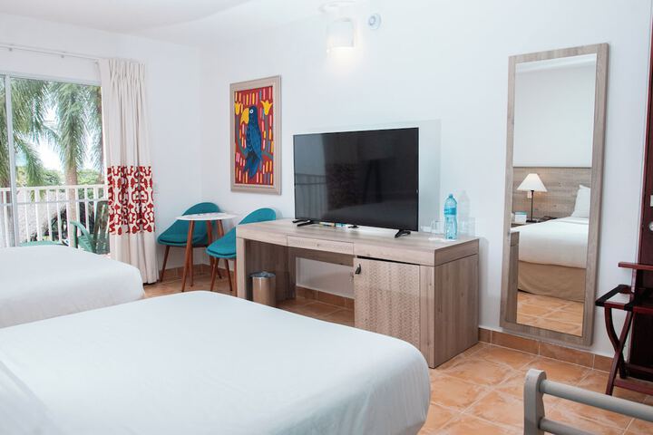 Room 35 of 146