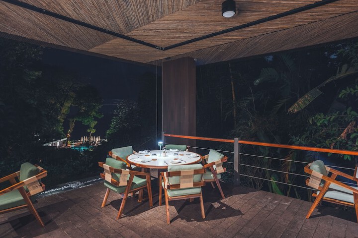Dining 78 of 122