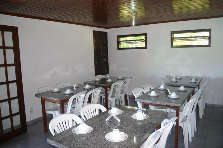 Lounge 16 of 20