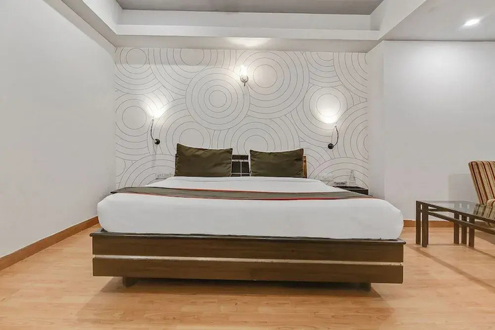 Room 3 of 17