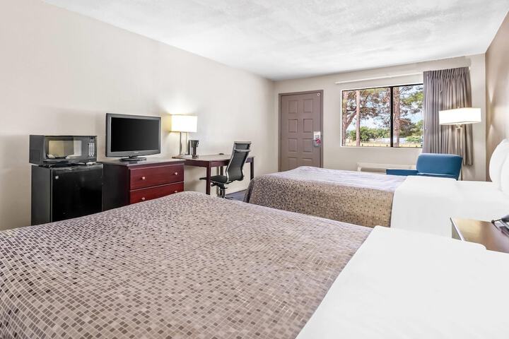Room 17 of 35