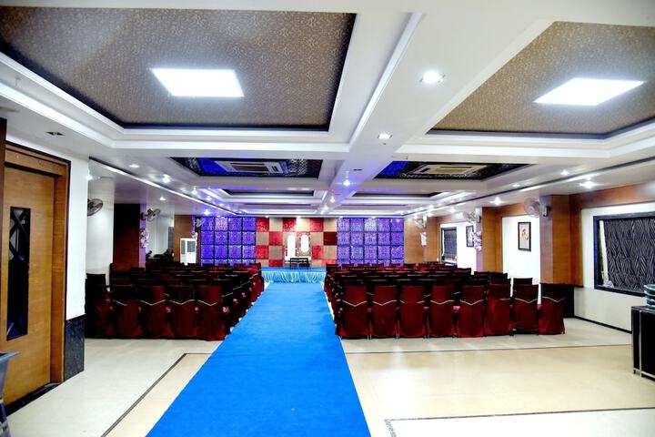 Ballroom/Hall 9 of 12