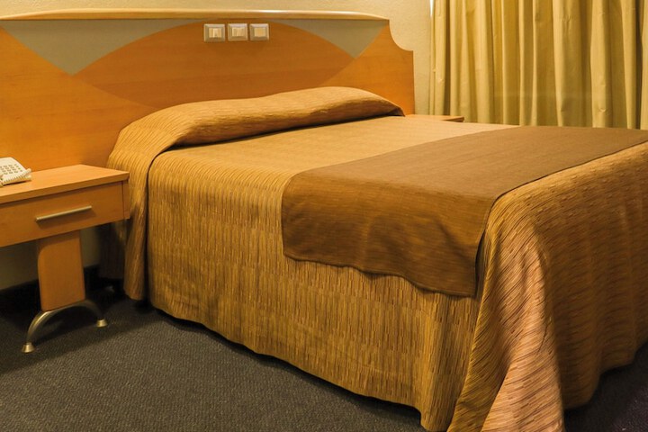Room 3 of 39