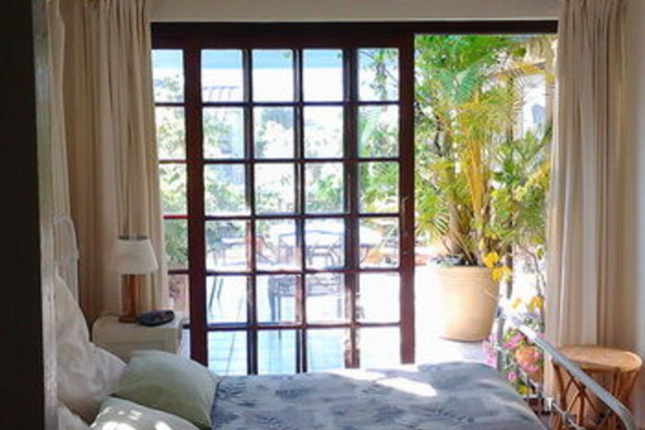 Room 10 of 25