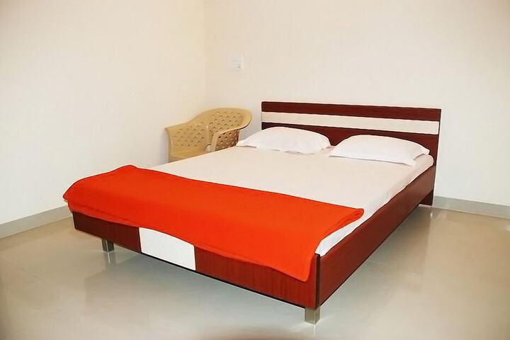 Room 4 of 7