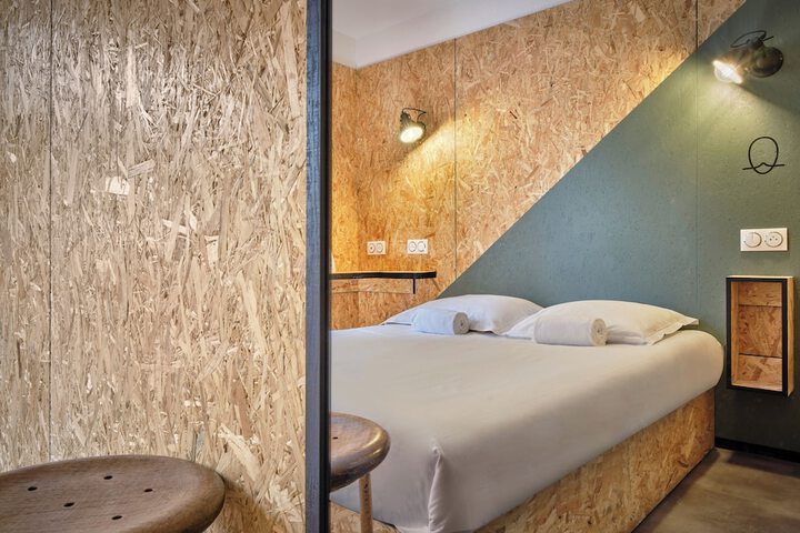 Room 8 of 30