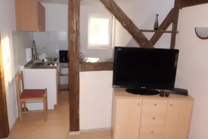 Room 3 of 10