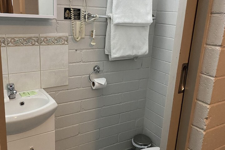 Room 34 of 50