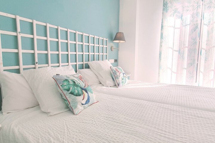 Room 12 of 33