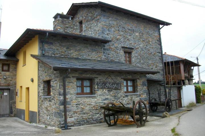 Casa de Aldea Los Glayus